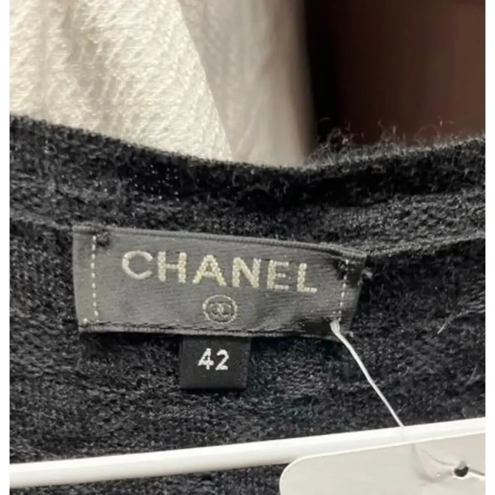 CHANEL black cashmere